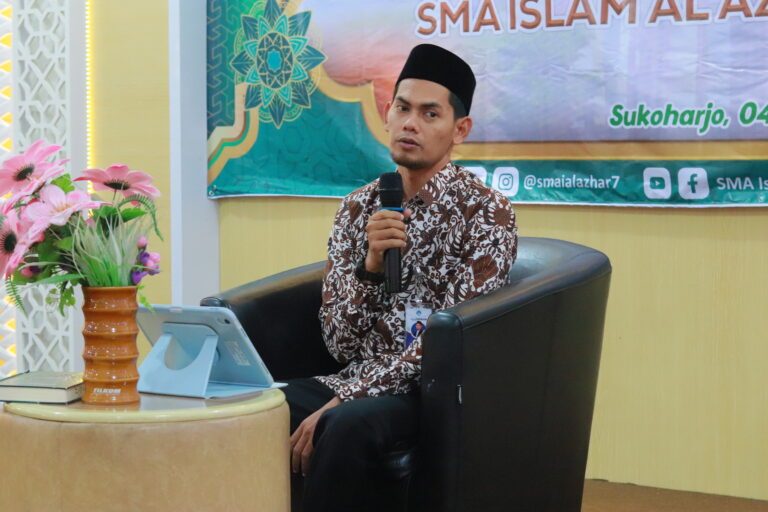 Meneladani Akhlak Rasulullah SAW melalui Peringatan Maulid Nabi di SMA Islam Al Azhar 7