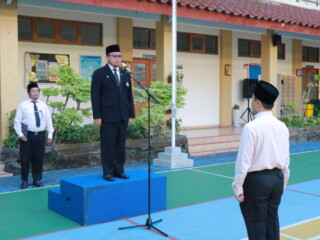 Peringatan Hari Guru Nasional ke-80 di SMA Islam Al Azhar 7 Solobaru Berlangsung Khidmat dan Penuh Apresiasi