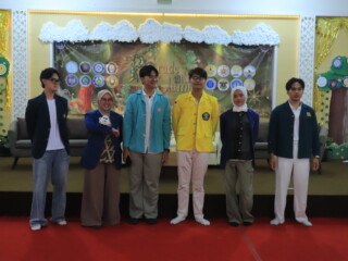 OSIS SMA Islam Al Azhar 7 Sukoharjo Gelar Parade With Alumni