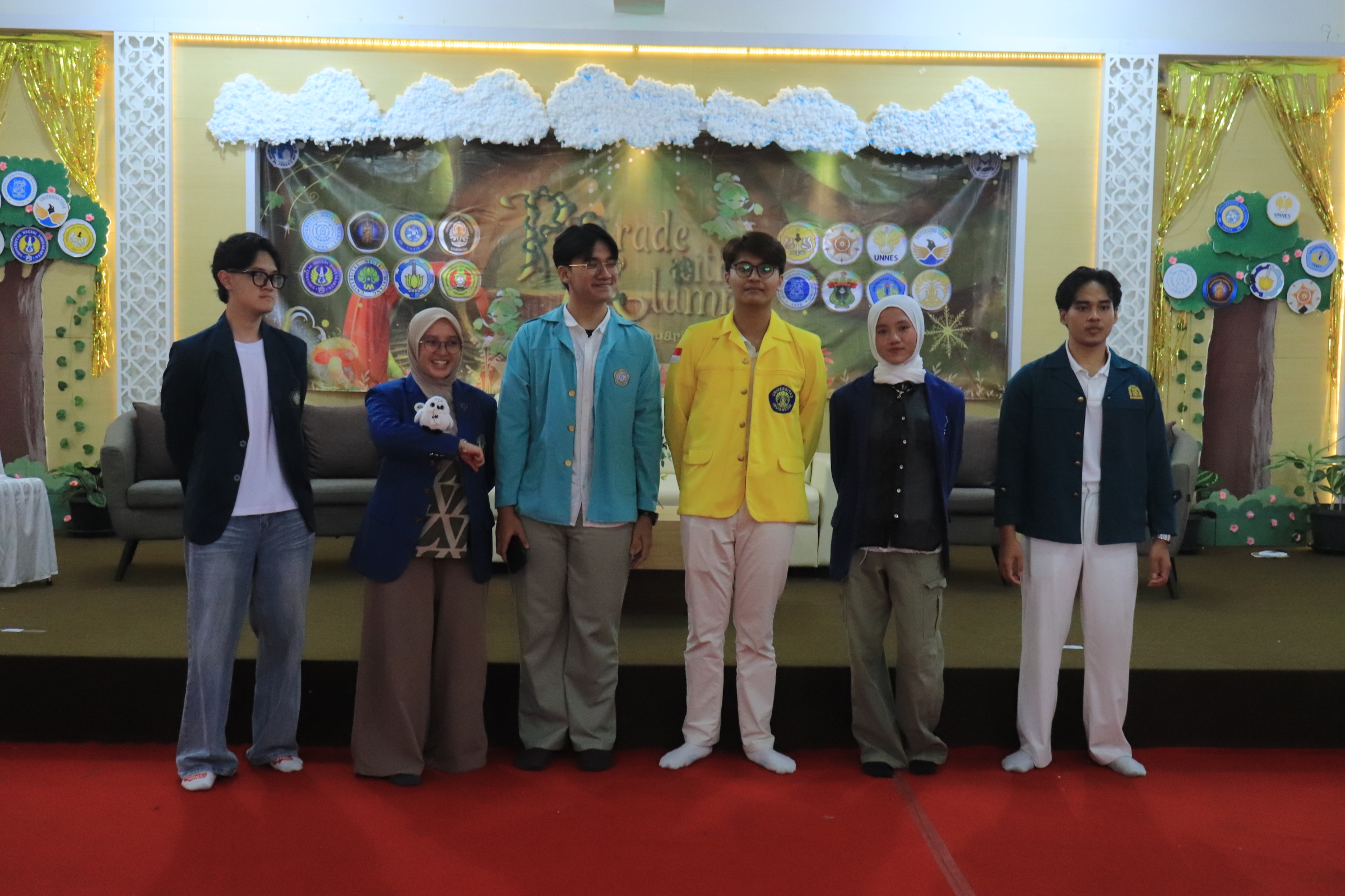 OSIS SMA Islam Al Azhar 7 Sukoharjo Gelar Parade With Alumni