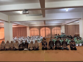 SMA Islam Al Azhar 7 Sukoharjo Sosialisasikan Kerja Sama dengan Universitas Gadjah Mada (UGM)